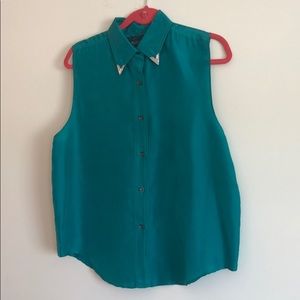 Green sleeveless collared button down